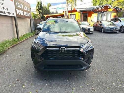 2020 Toyota RAV4 LE
