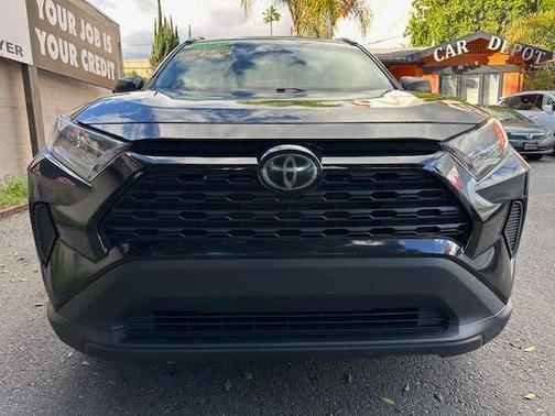 2020 Toyota RAV4 LE
