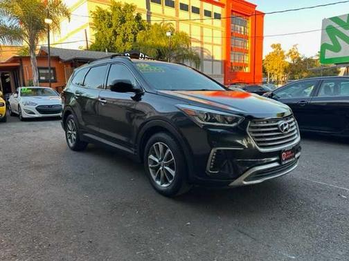 2017 Hyundai SANTA FE SE