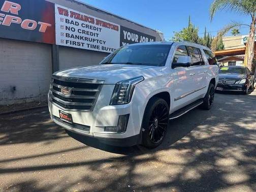 2018 Cadillac Escalade ESV Luxury