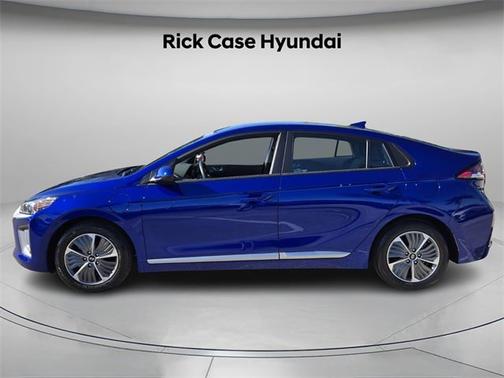 2022 Hyundai IONIQ Plug-In Hybrid SE