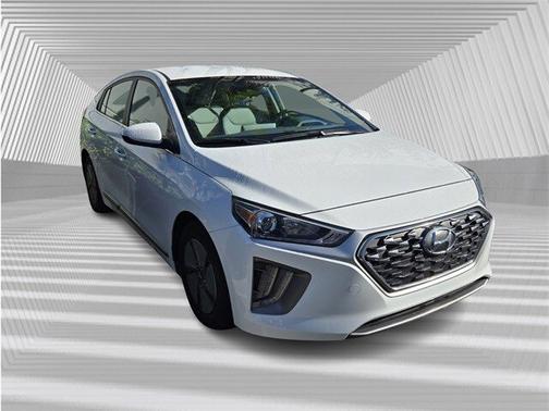 2022 Hyundai IONIQ Hybrid SE