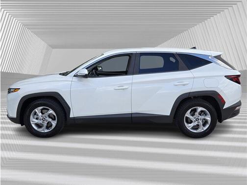 2022 Hyundai TUCSON SE