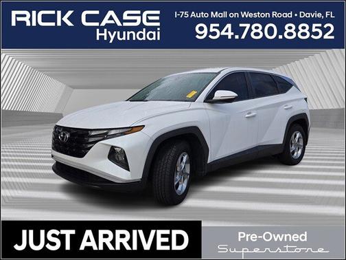 2022 Hyundai TUCSON SE