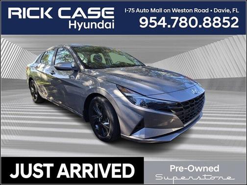 2022 Hyundai ELANTRA SEL