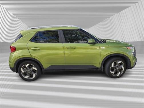 2022 Hyundai VENUE SEL