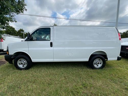 2025 GMC Savana 2500 Work Van