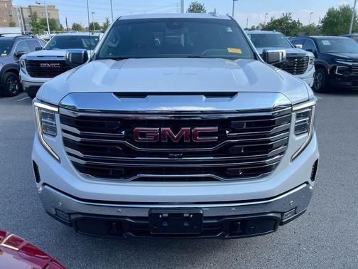 White Frost Tri-Coat 2022 GMC Sierra 1500 SLT