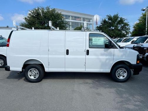 Summit White 2025 Chevrolet Express 2500 Work Van