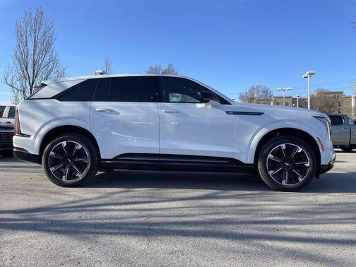 2025 Cadillac Escalade IQ Sport 2
