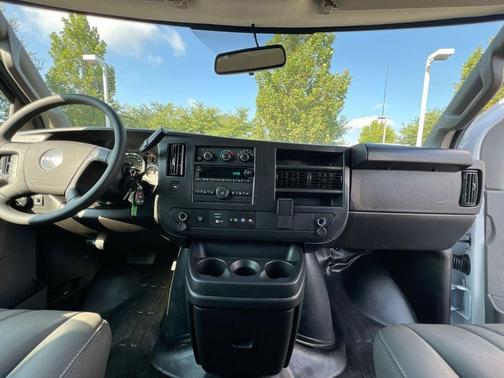 2025 GMC Savana 2500 Work Van