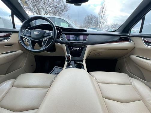 2017 Cadillac XT5 Luxury