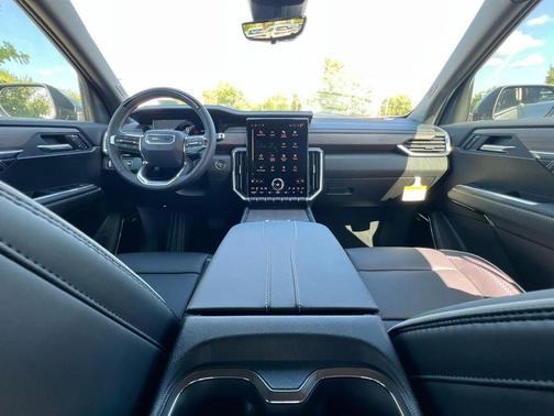 2026 GMC Acadia FWD Denali
