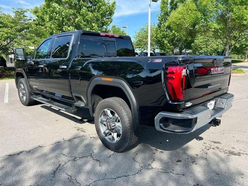 Onyx Black 2025 GMC Sierra 2500 SLT