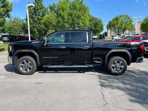 Onyx Black 2025 GMC Sierra 2500 SLT