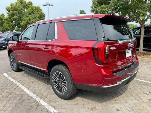 2025 GMC Yukon Elevation