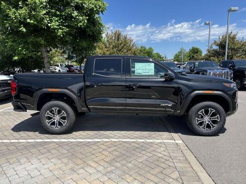 2025 GMC Canyon AT4