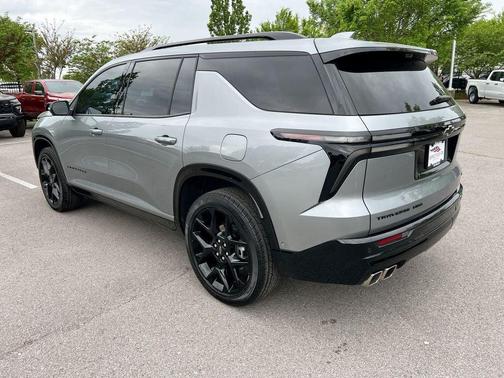 Sterling Gray Metallic 2024 Chevrolet Traverse RS
