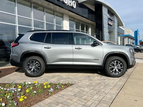 2026 GMC Acadia AT4