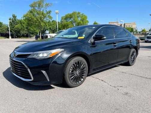Midnight Black Metallic 2018 Toyota Avalon XLE Touring