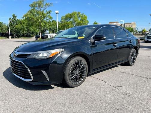 Midnight Black Metallic 2018 Toyota Avalon XLE Touring