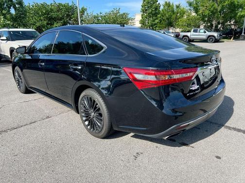 Midnight Black Metallic 2018 Toyota Avalon XLE Touring