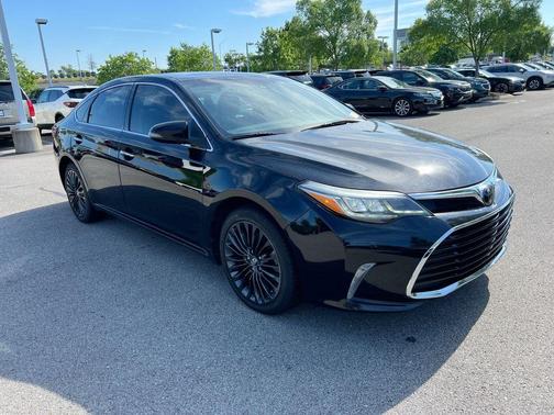 Midnight Black Metallic 2018 Toyota Avalon XLE Touring