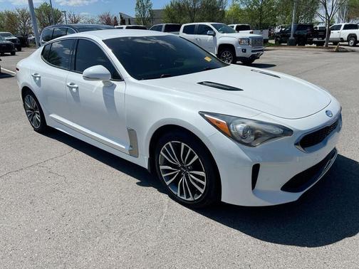 Snow White Pearl 2019 Kia Stinger Base
