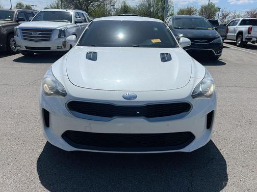 Snow White Pearl 2019 Kia Stinger Base