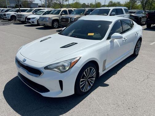 Snow White Pearl 2019 Kia Stinger Base