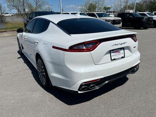 Snow White Pearl 2019 Kia Stinger Base