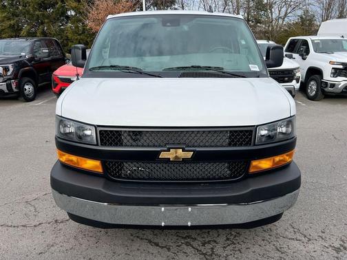 2025 Chevrolet Express 3500 LS