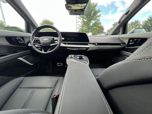 2025 Cadillac OPTIQ Luxury