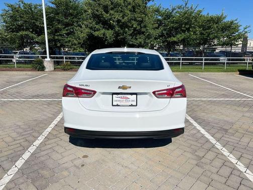 Summit White 2023 Chevrolet Malibu 2LT