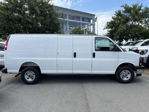 2025 GMC Savana 2500 Work Van