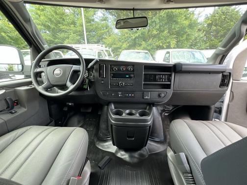 2025 GMC Savana 2500 Work Van