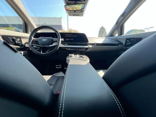 2025 Cadillac OPTIQ Luxury