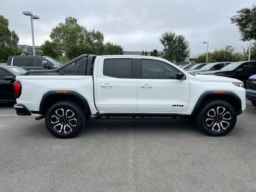 Summit White 2025 GMC Canyon AT4