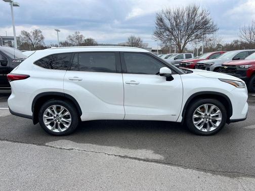 2022 Toyota Highlander Hybrid Limited