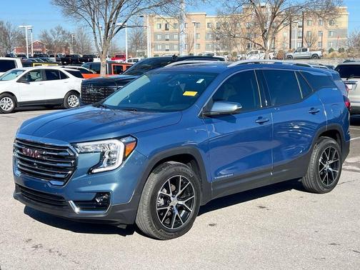 2024 GMC Terrain SLT