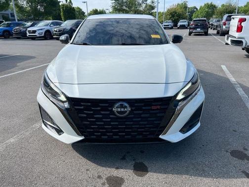 White 2023 Nissan Altima 2.0 SR