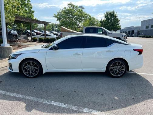 White 2023 Nissan Altima 2.0 SR