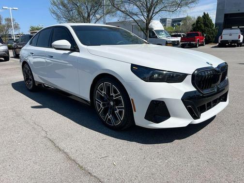 Alpine White 2026 BMW 540 i xDrive