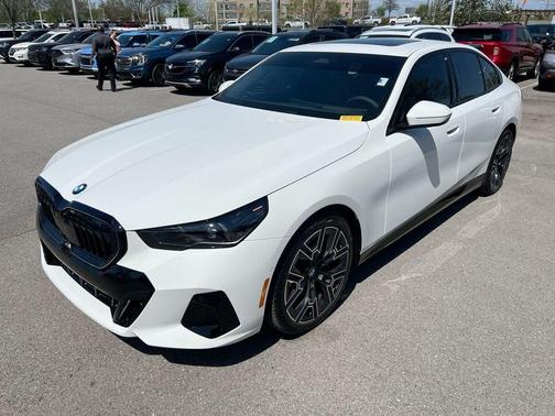 Alpine White 2026 BMW 540 i xDrive