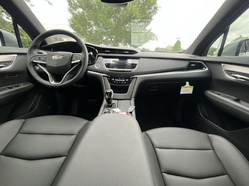 2025 Cadillac XT6 Luxury FWD