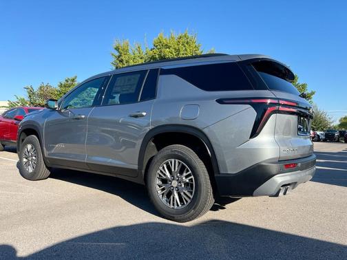 Sterling Gray Metallic 2027 Chevrolet Traverse LT