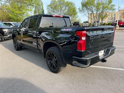 2025 Chevrolet Silverado 1500 Custom
