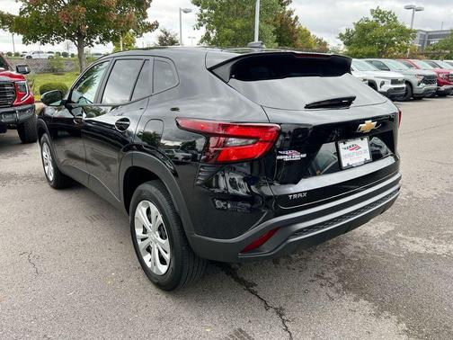 2025 Chevrolet Trax LS