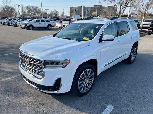 2023 GMC Acadia Denali