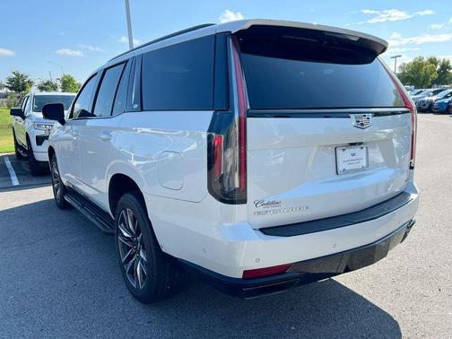 2022 Cadillac Escalade Sport